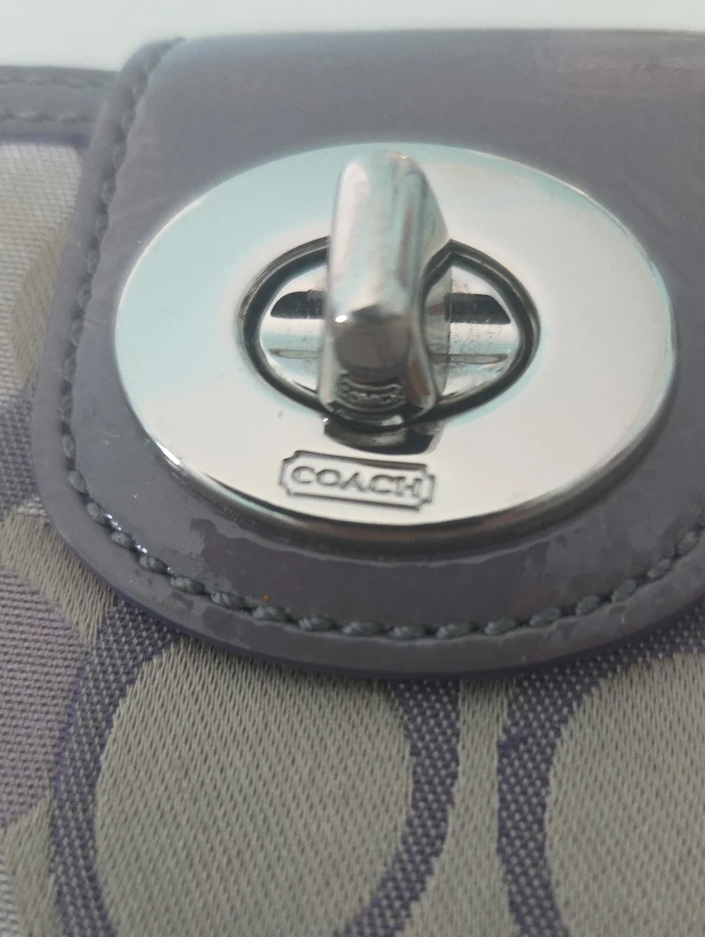 Coach Y2K Vth Lilac/Khaki Signature C Turnlock Phone Case
